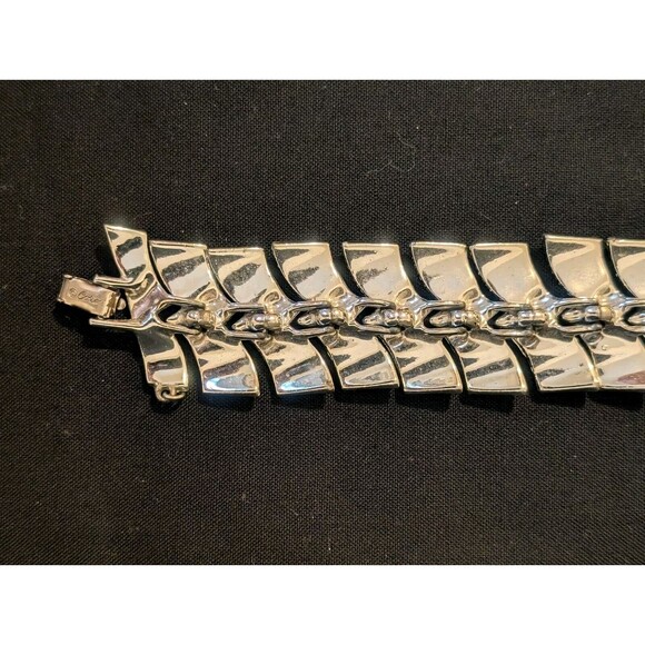 Vintage Coro Silver Tone Bracelet Bow Tie Design 15 Sections 7.25"L w Chain - Picture 13 of 15